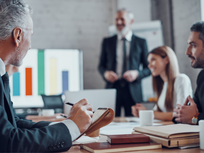 Personas y empresas protegidas integralmente con SOY Agencia de Seguros